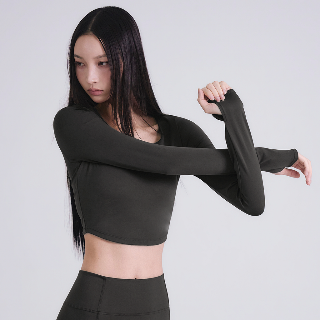 Soft Tension Scoop Neck Long Sleeve