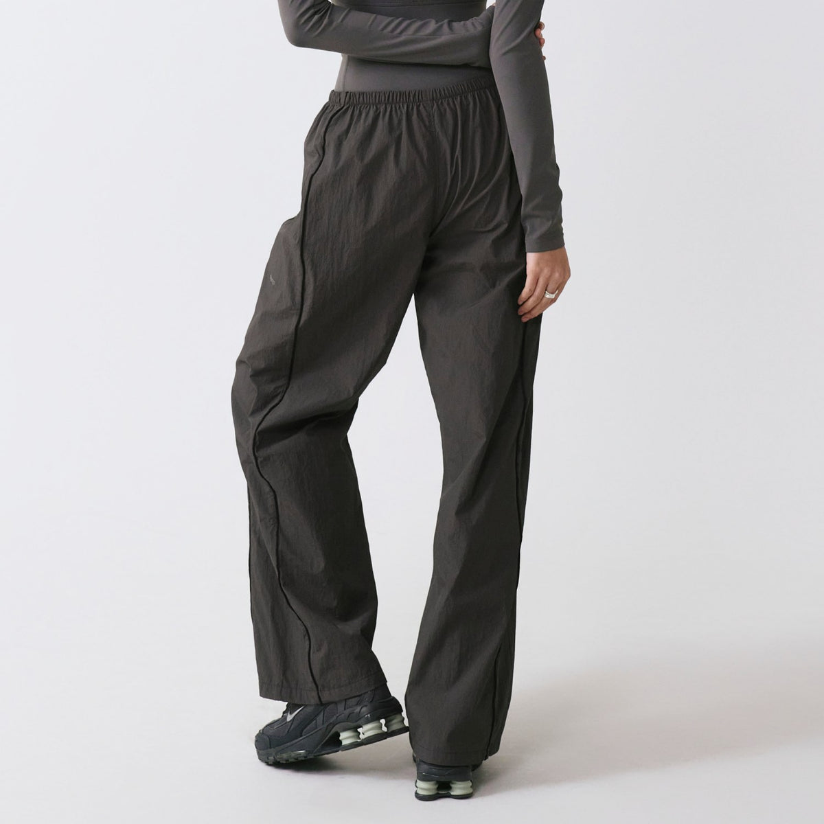 Morning Flow Nylon Cover Pants