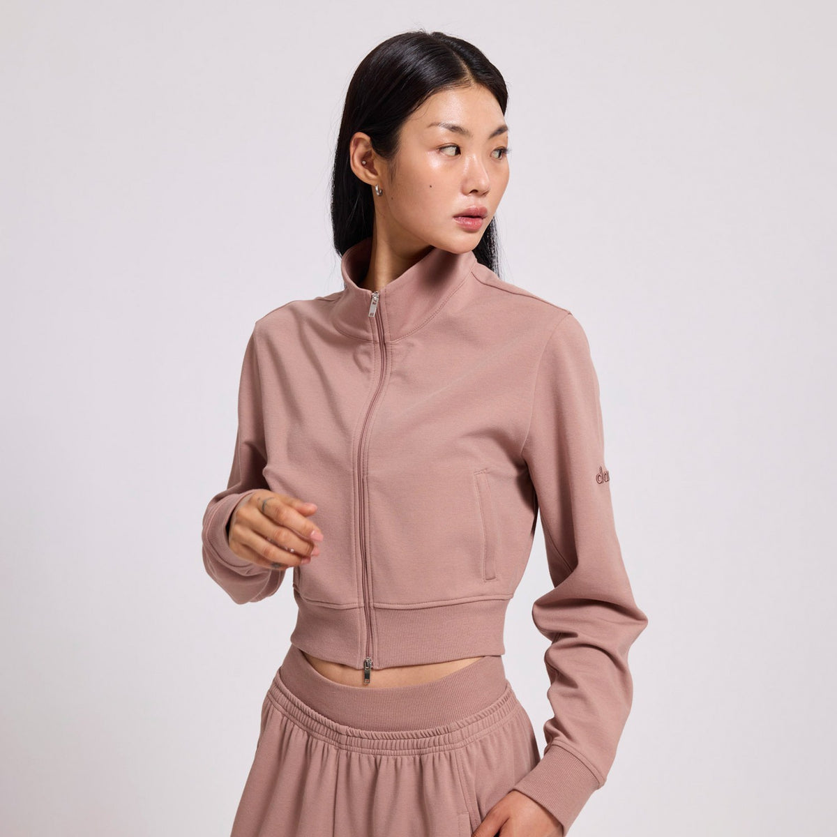 Sun Mild Motion Crop Zip-up