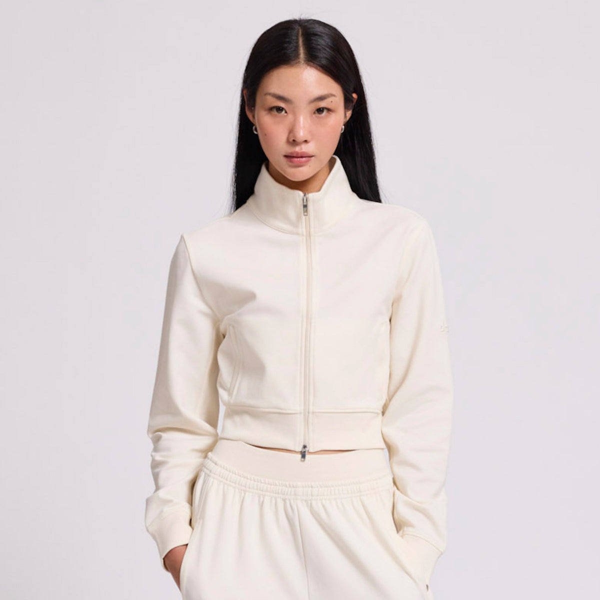 Sun Mild Motion Crop Zip-up